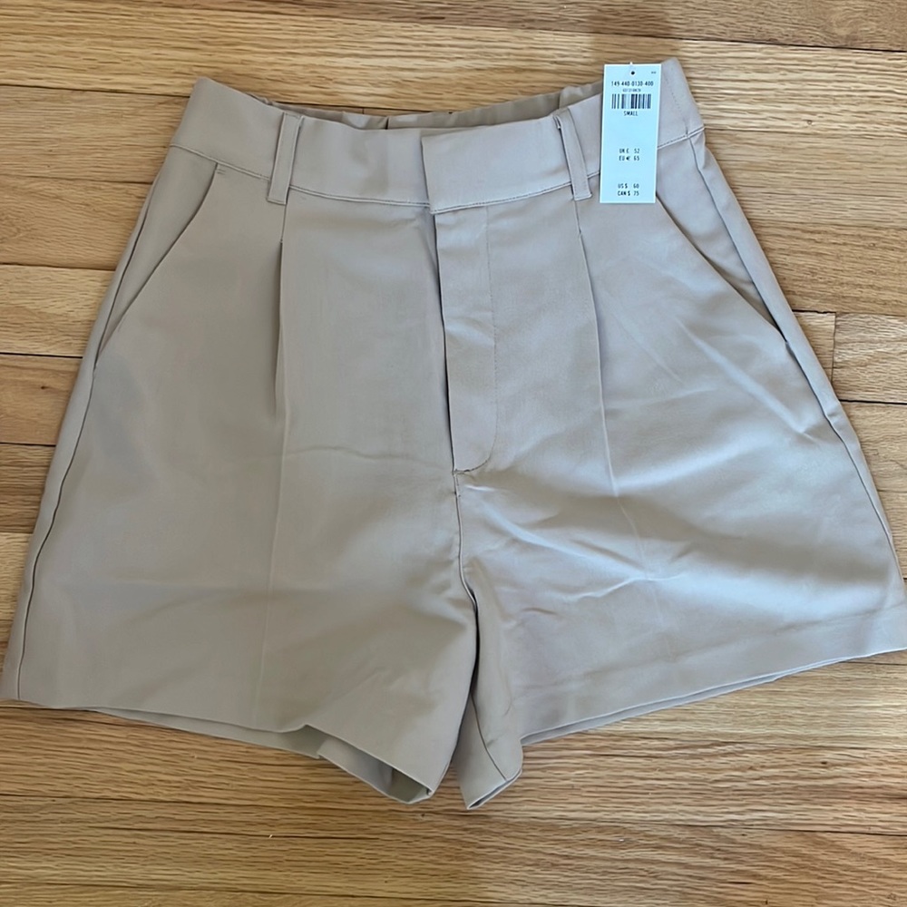 NWT!!!! Ultra High Rise Tailored Short Abercrombie